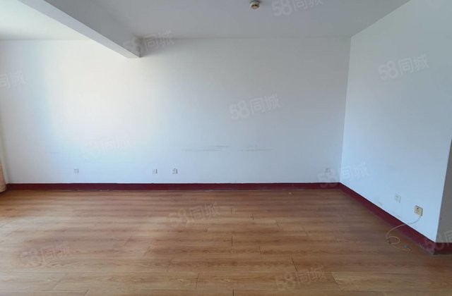 柳泉花园 带车库近医院 高楼层视野好 双卫格局 商品住宅