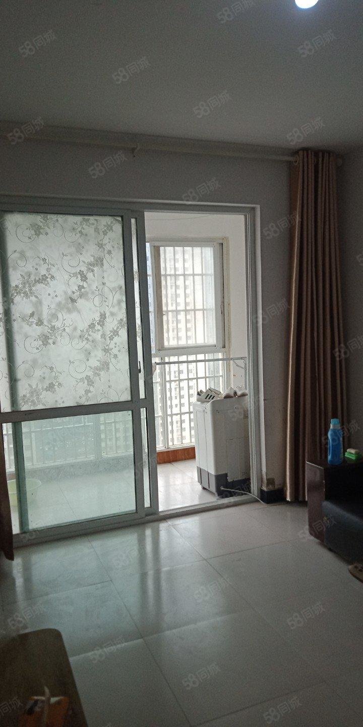 锦谯名苑3室2厅1卫106㎡南43万