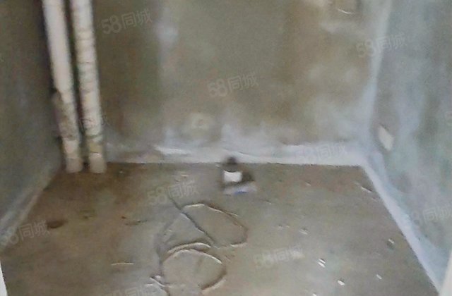 翰林世家4室2厅167.98㎡135万二手房图片