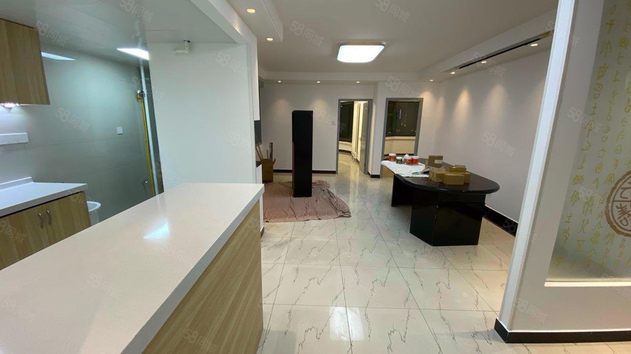 鵬潤家園2室1廳2衛(wèi)101.54㎡西南838萬