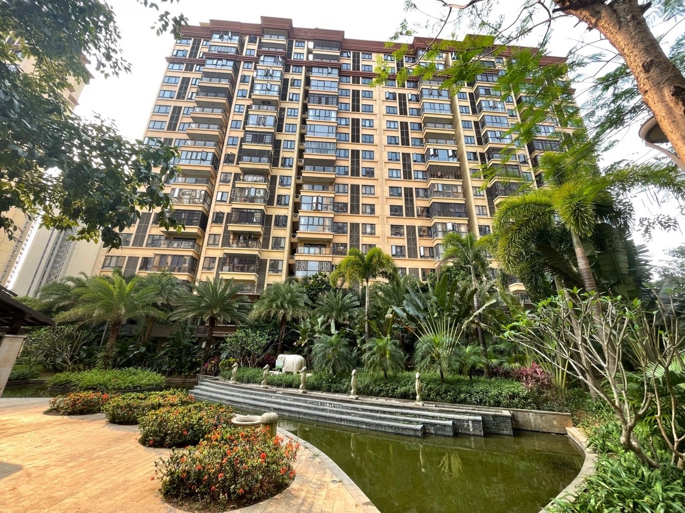 国兴大道融创海口一号旁金鹿花园3期人车分流拎包入住小高层