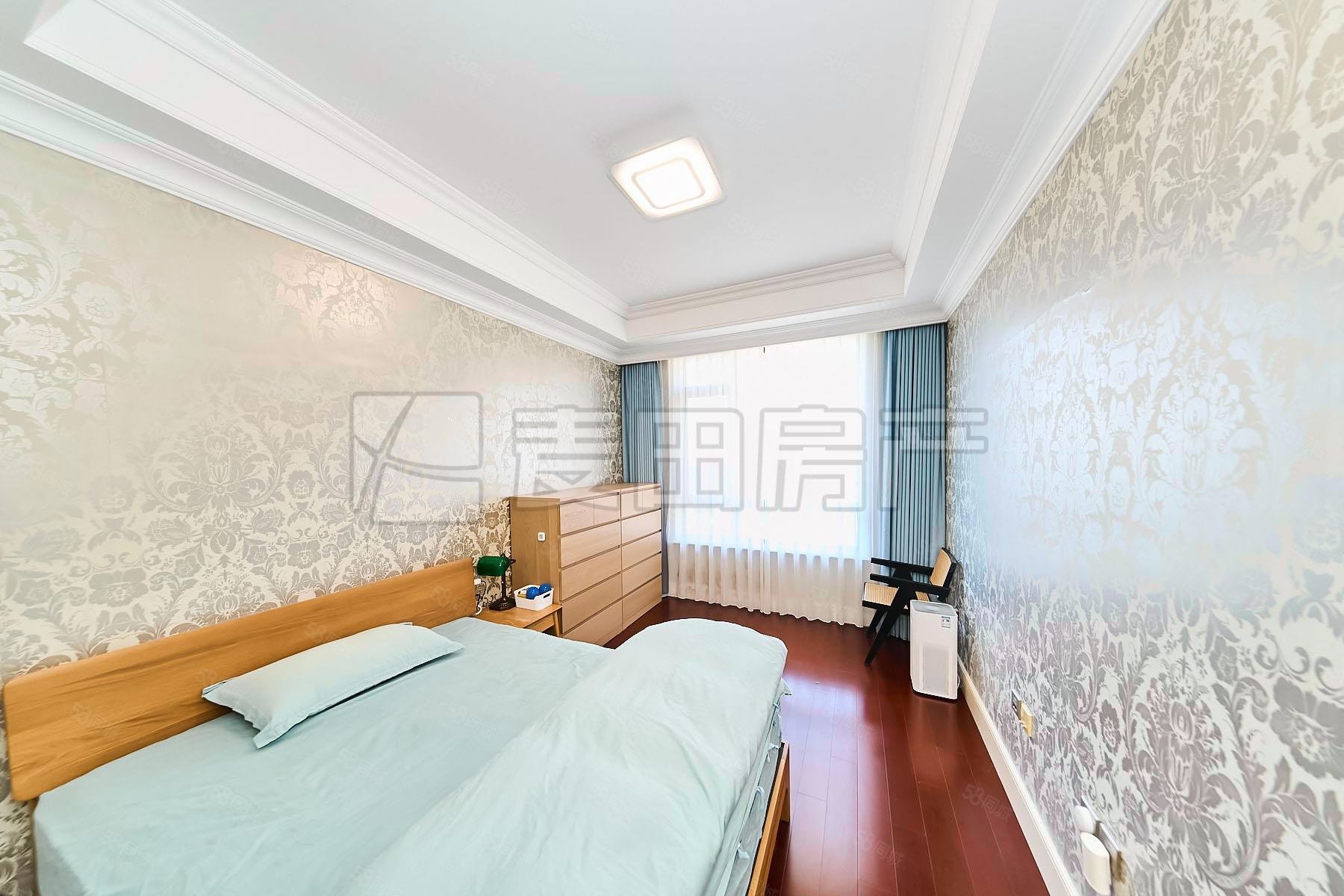 中海楓丹公館2室2廳2衛(wèi)133.29㎡東西1050萬(wàn)