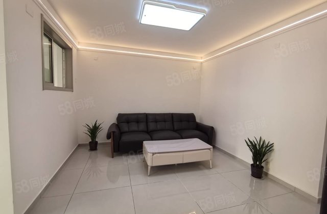 东昌总校，一类一，兴华路  精装修，3室看房有钥匙