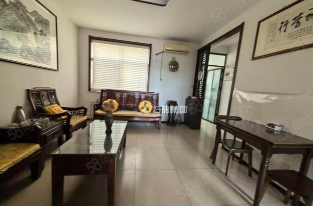 文轩总，好楼层，    ，带院子，全天采光，急售免大税