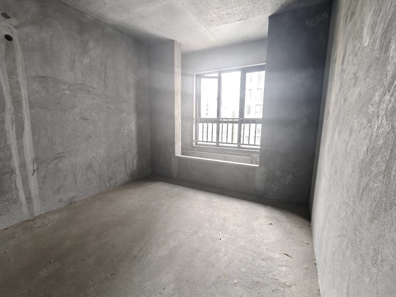 香山苑小区(张湾)3室2厅2卫106㎡南北78万