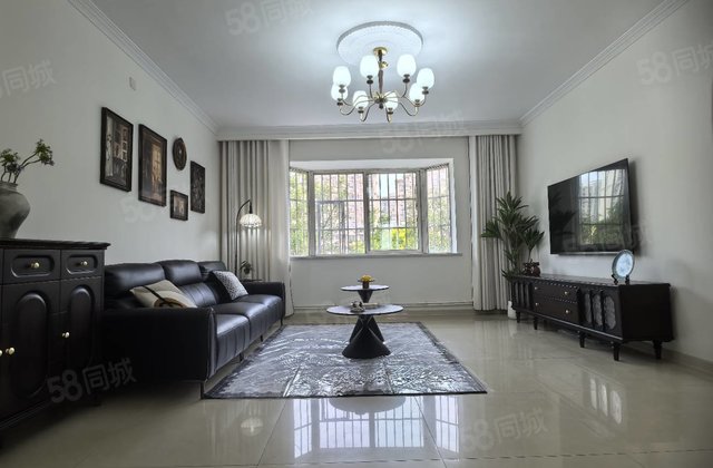 凤凰新城大平层 文轩 阳明 精装三室 送车库储藏室