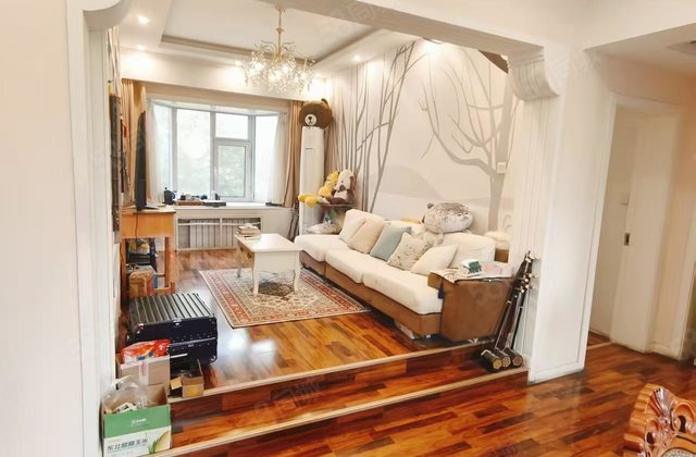 老文轩 聊大家属院 3叶草户型 精装3室 停车方便