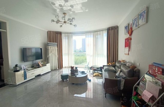 紧邻香江 精装三室 多层中间楼层 单价仅5000