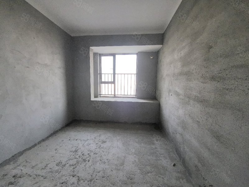 中伦天悦府3室2厅2卫116.5㎡南北46万