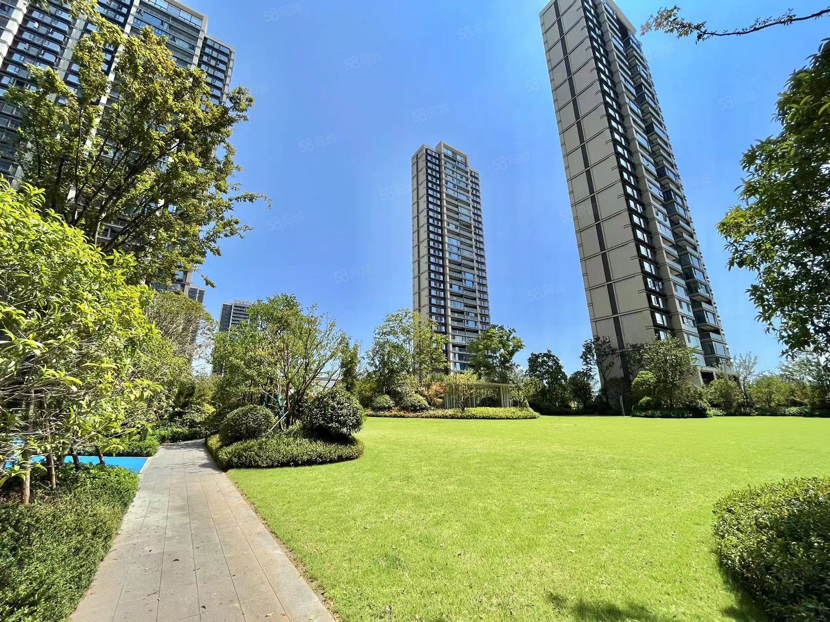 东投新力樘悦3室2厅2卫142.68㎡南北160万