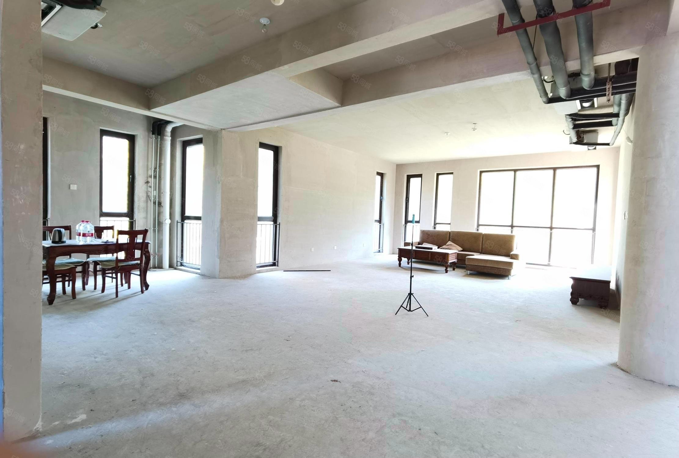 雁棲半島5室3廳4衛(wèi)428.06㎡南北3850萬