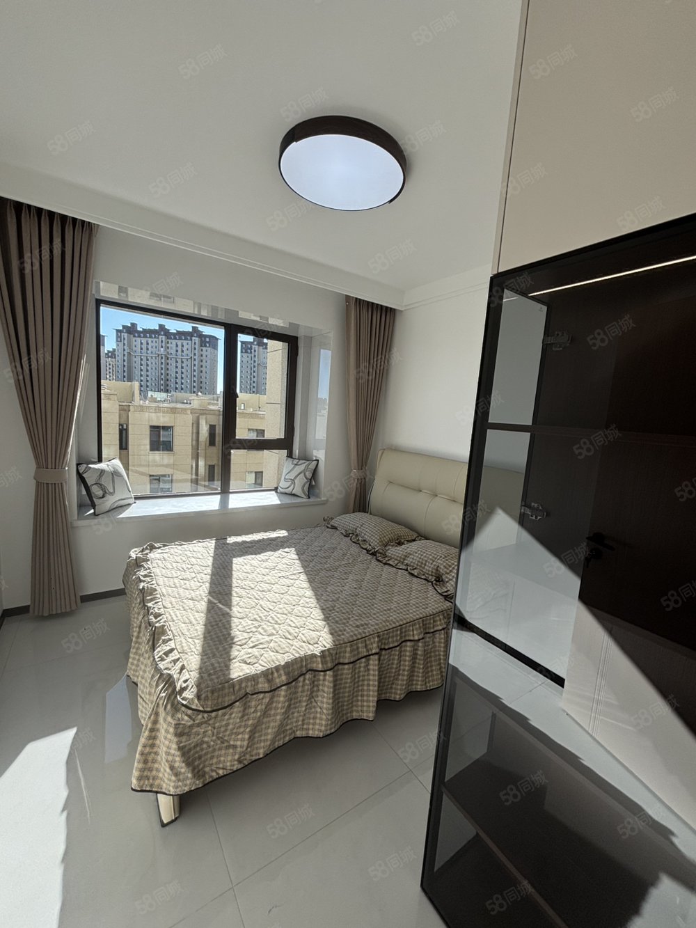 绿地斐勒公馆3室2厅2卫147㎡南北108万