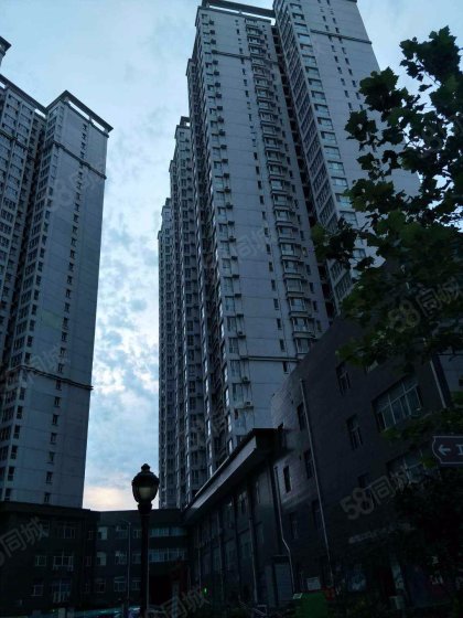 帝华西部峰景2室2厅1卫106.67㎡南80万