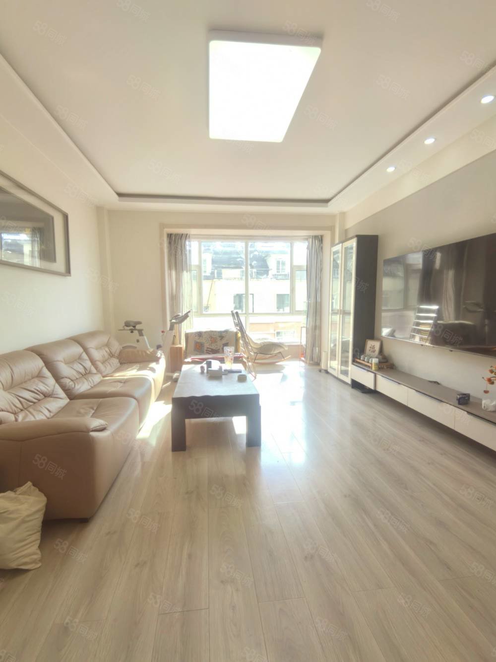 东艺嘉园3室2厅1卫129㎡南北59.8万