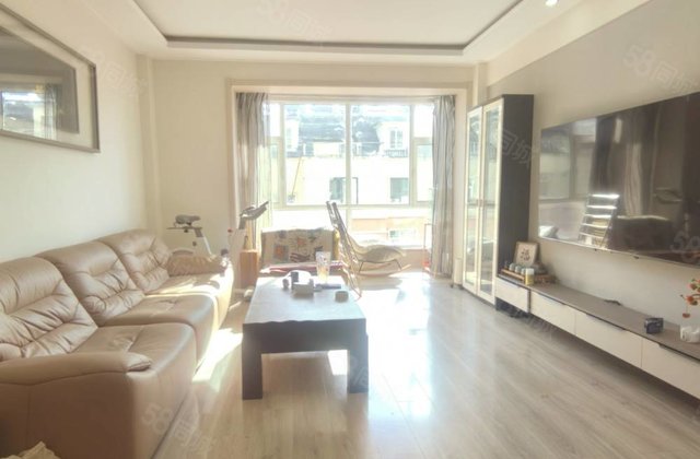 东艺嘉园3室2厅1卫129㎡南北59.8万