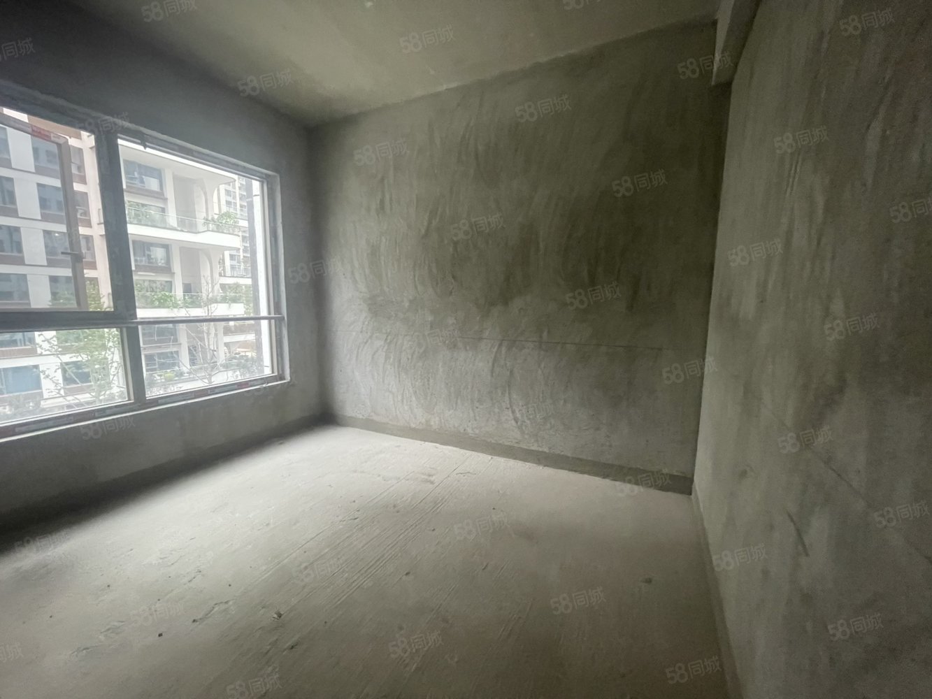 国瑞麓林府4室2厅3卫143㎡南北125万