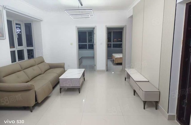 文化东路，紧邻文轩，外国语，交通方便