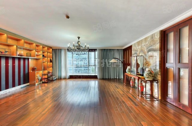 通用时代国际公寓5室2厅346.3㎡2700万二手房图片