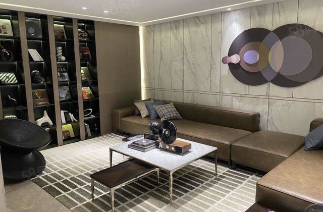 中国铁建梧桐苑,电梯精装,93平小三房,户型方正,使用率超高