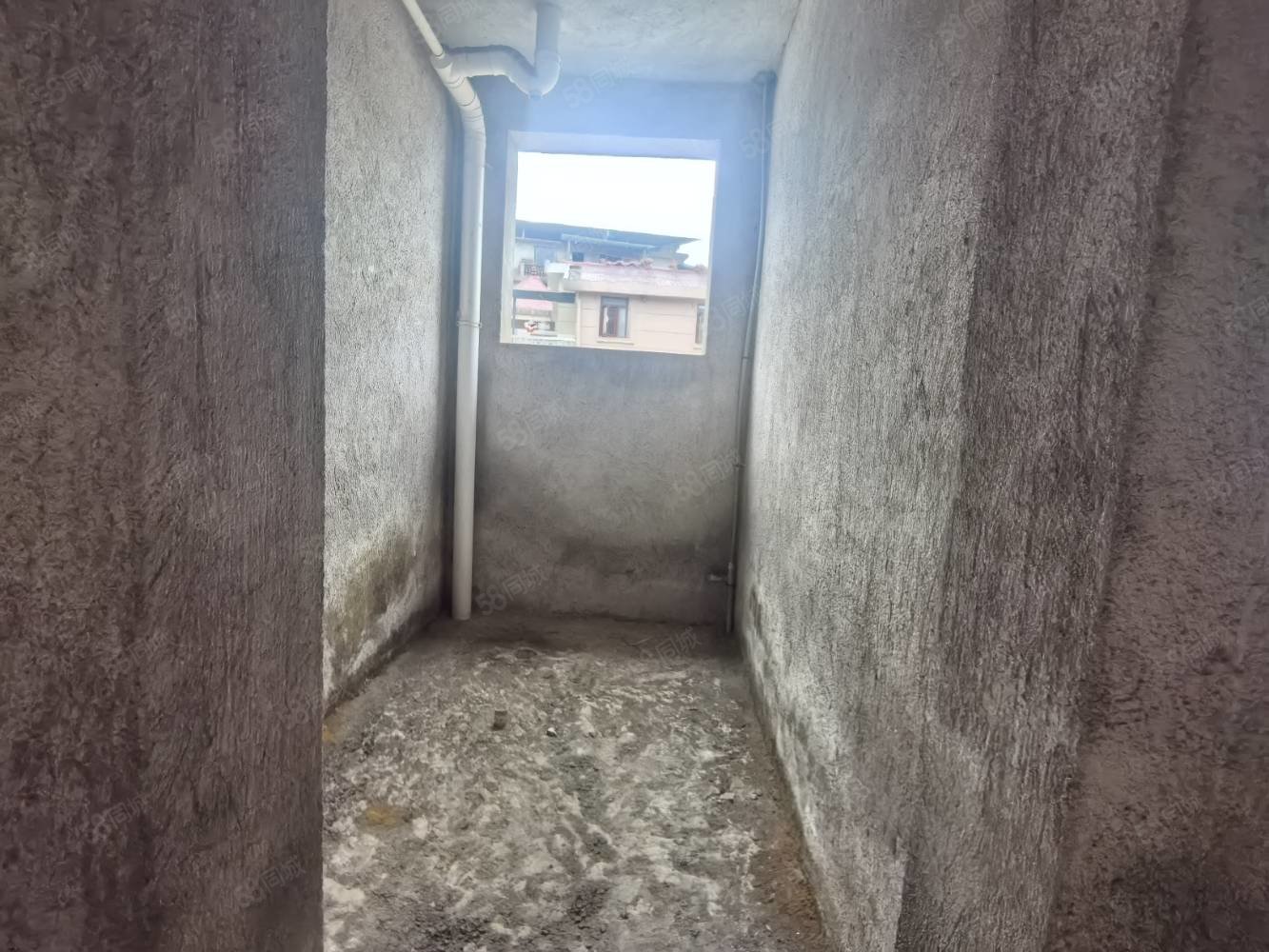 袁山西路别墅8室3厅3卫260㎡南北169万