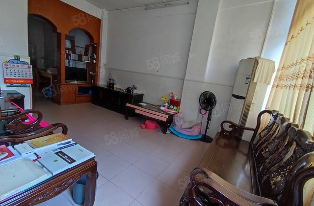 新坡商业城住宅区3室2厅95㎡20万二手房图片