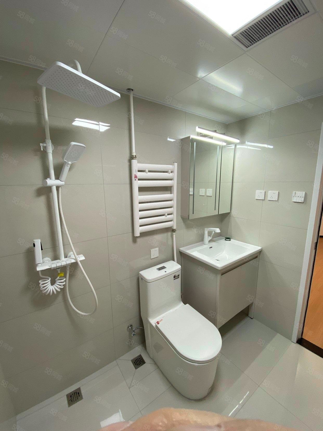 鵬潤家園2室1廳2衛(wèi)101.54㎡西南838萬