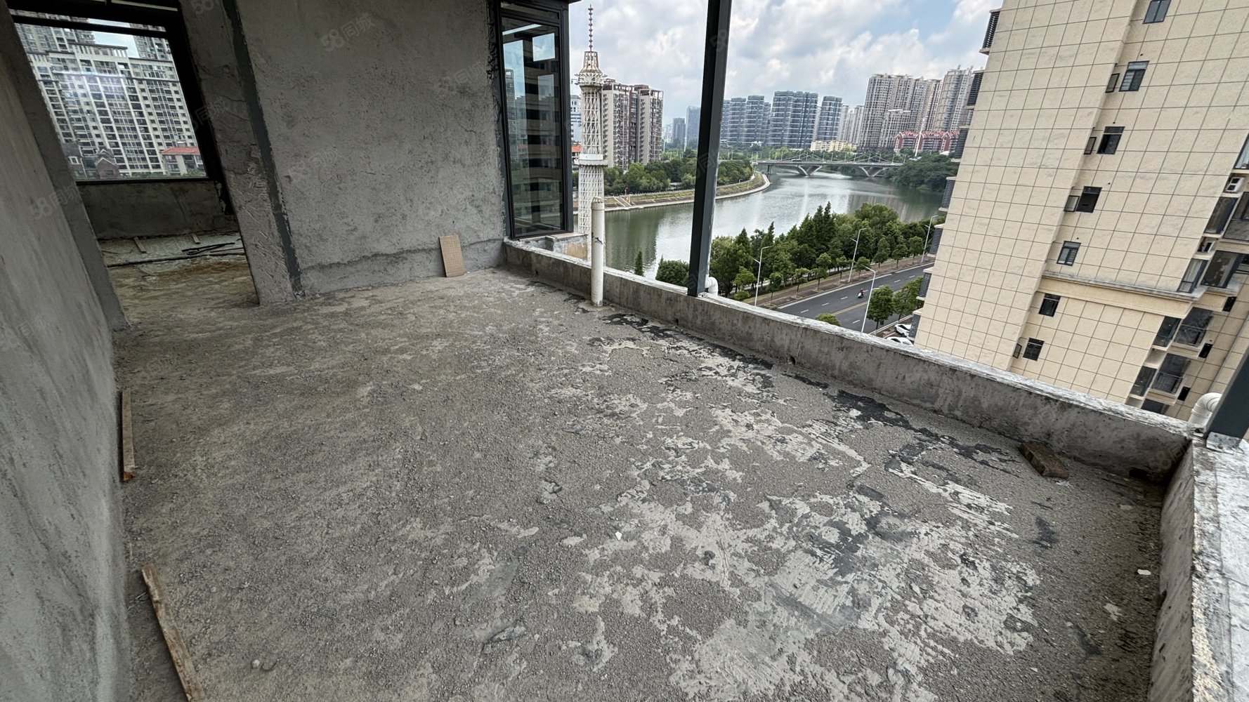 秀江印象7室2厅2卫270㎡南北150万