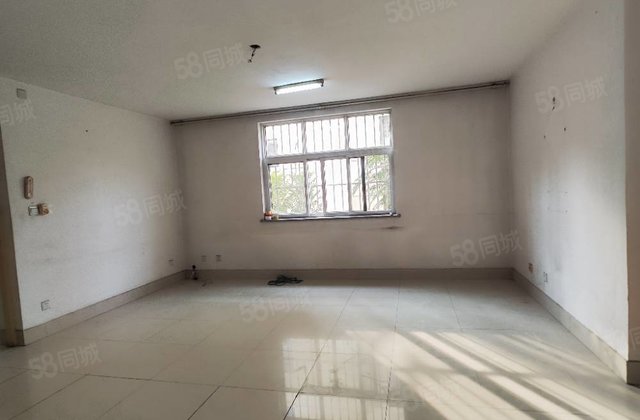 急售！名人苑二期多层二楼边户带储藏室，东昌湖