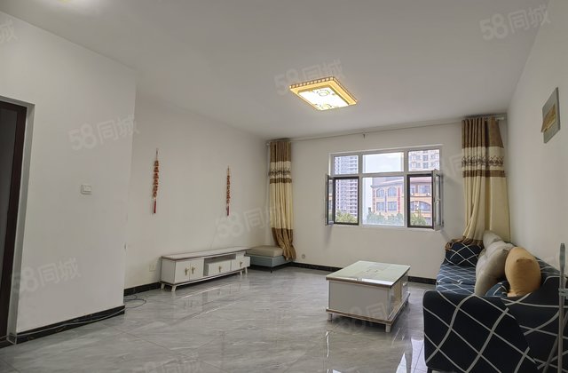 急 一实验 区政府 孟达A4区  大三室 诚意出售