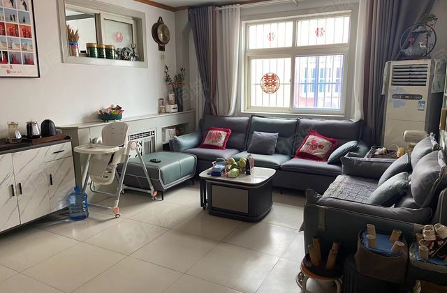 卫育花园小区 商圈成熟 高楼层视野好 南北通透 交通便捷