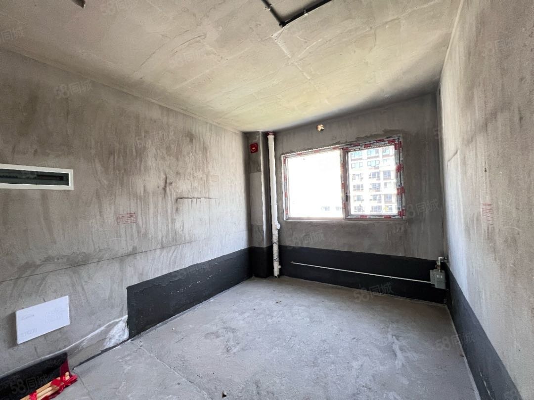 国瑞麓林府4室2厅3卫143㎡南北125万