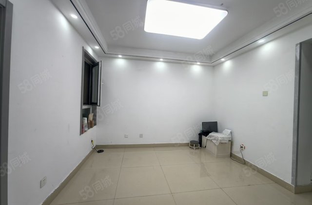 急！急！急！ 电梯房 板楼 楼龄新 正南朝向 房东诚心卖