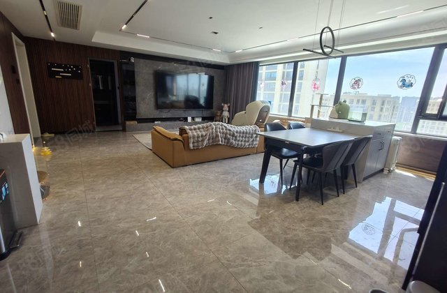 我觉得住大户型还得是大平层，看看这套三代同堂，改善小区