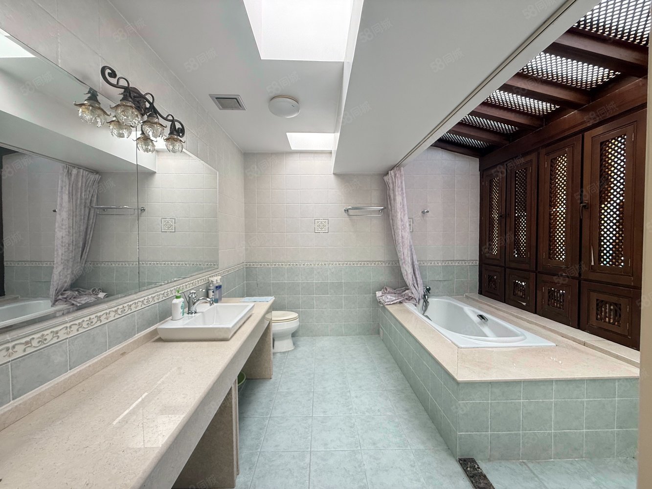 贏海莊園5室2廳3衛(wèi)335.61㎡南北1360萬