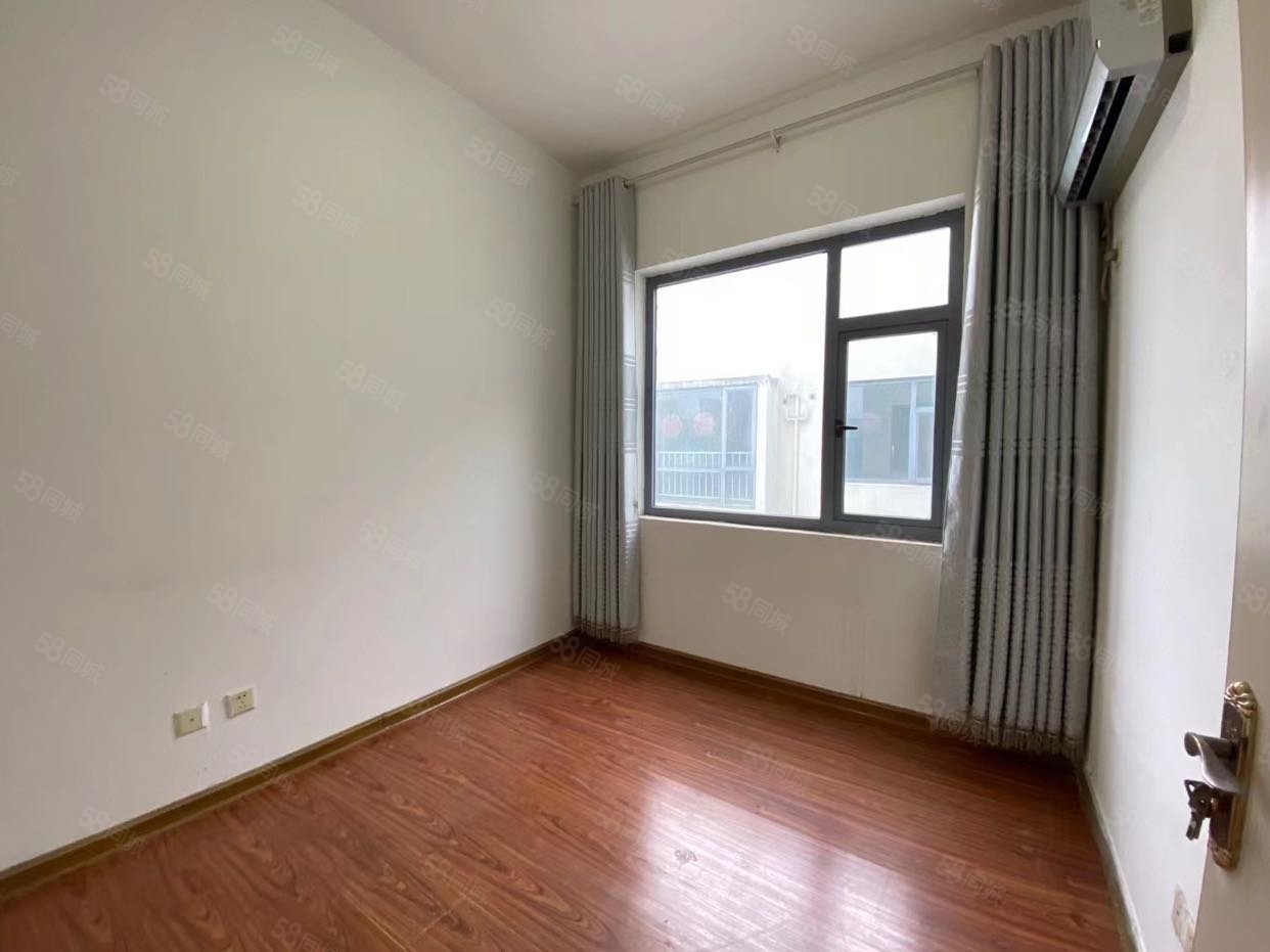 巨人印象小区3室2厅2卫109.84㎡南45万