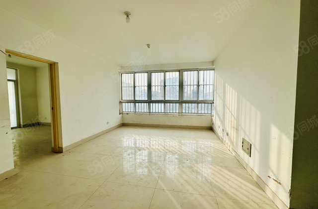 水岸新城 东区三楼边户带南面车库 香江北嘉明新城邦香格里实验