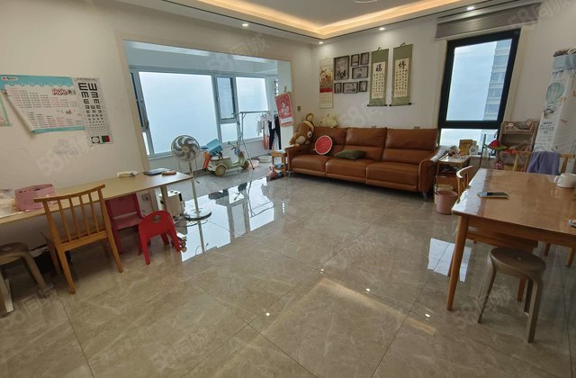 荣盛锦绣学府 俱佳观景阳台 三室两厅 带车位储藏室 二中对面