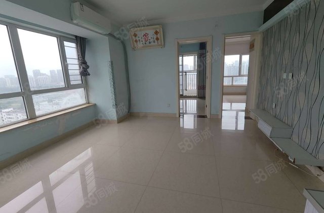 新出！刚需温馨三室两厅，中间楼层东边户采光通风  ，阿卡锦园