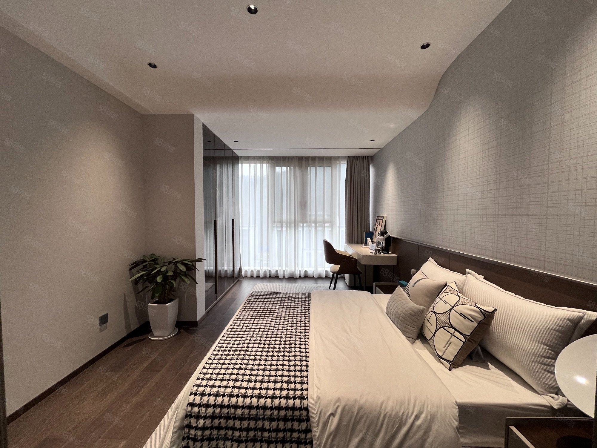 汉成世家5室3厅5卫178㎡南北125万