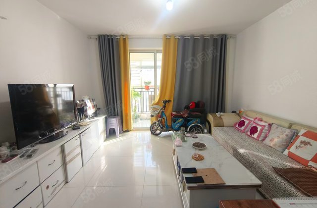 阳光逸墅 三室两卫 总高11层 公摊小 满五