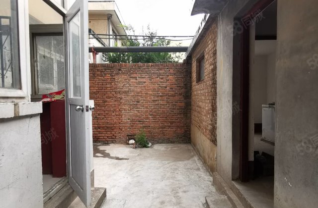 急售文轩本部 东关国际 农行家属院一楼带院 带配房外开门