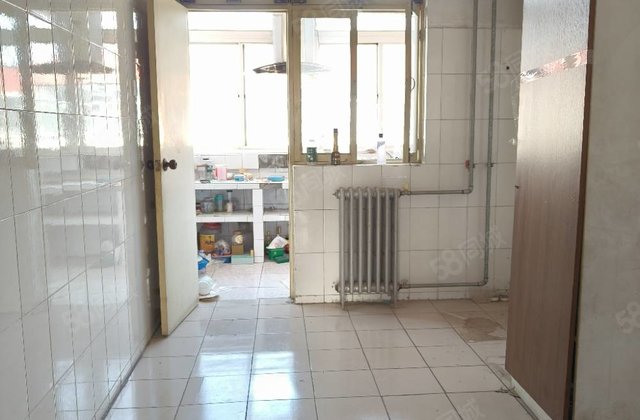 付低文轩 外国语北邻 电业局四院 停车方便 看房方便