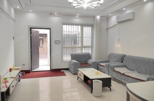 文轩东校实验  三室带80平大院69.9包过户  一套