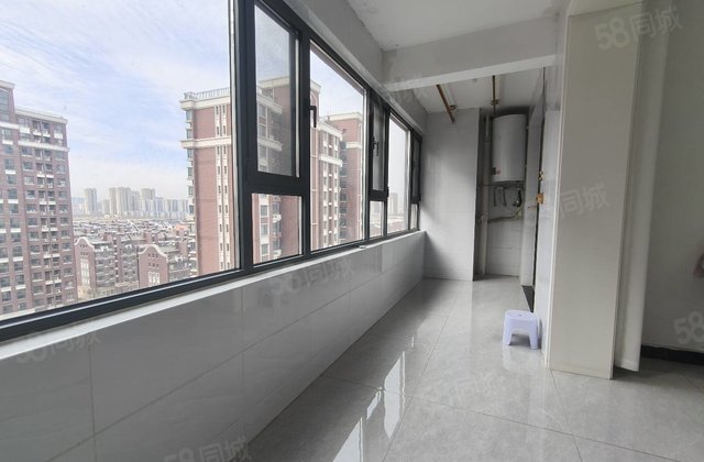 荣盛水岸花语(二期) 正规三室两卫 商品住宅 中间楼层采光好