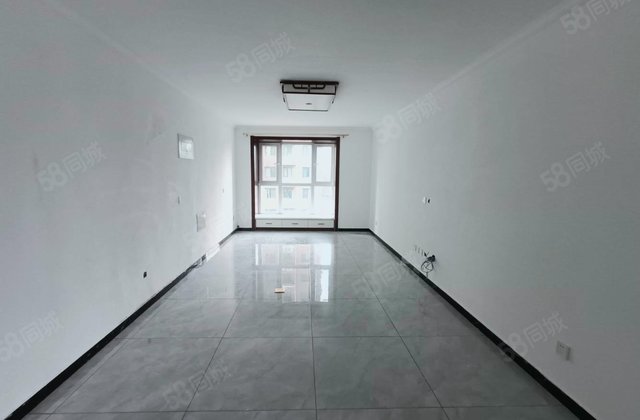 时代馨园3室2厅145㎡112万二手房图片