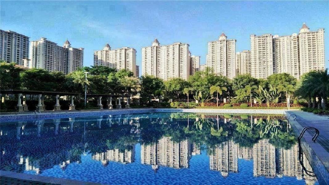 南沙自贸区,华师附 中就在小区门口,地铁口旁,保利半岛-广州58同城