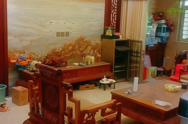 四叶草 大润发旁中央丽都四室两卫人车分流带车位带储走一手手续