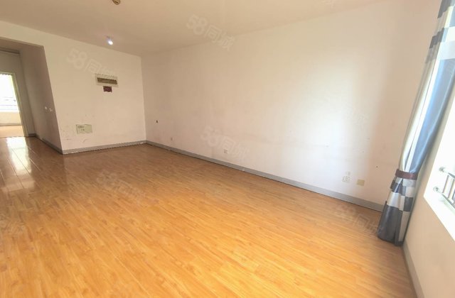 徒骇河附近 带车位 单价八千多 昌润莲城电梯好楼层 有钥匙