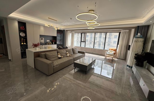 元沃御景苑4室2厅157㎡112万二手房图片