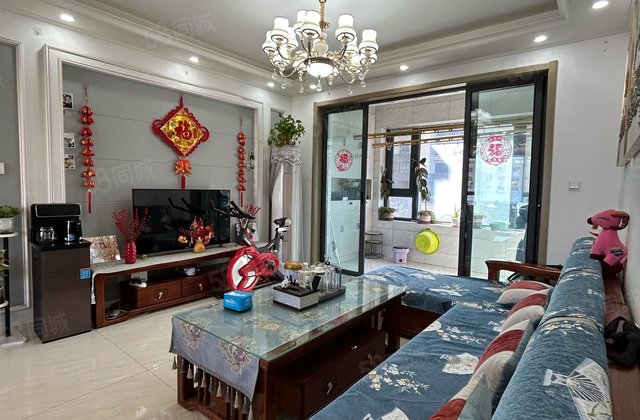 当代西临，外国语东昌东，精装修带车储，房东诚意售120万左右